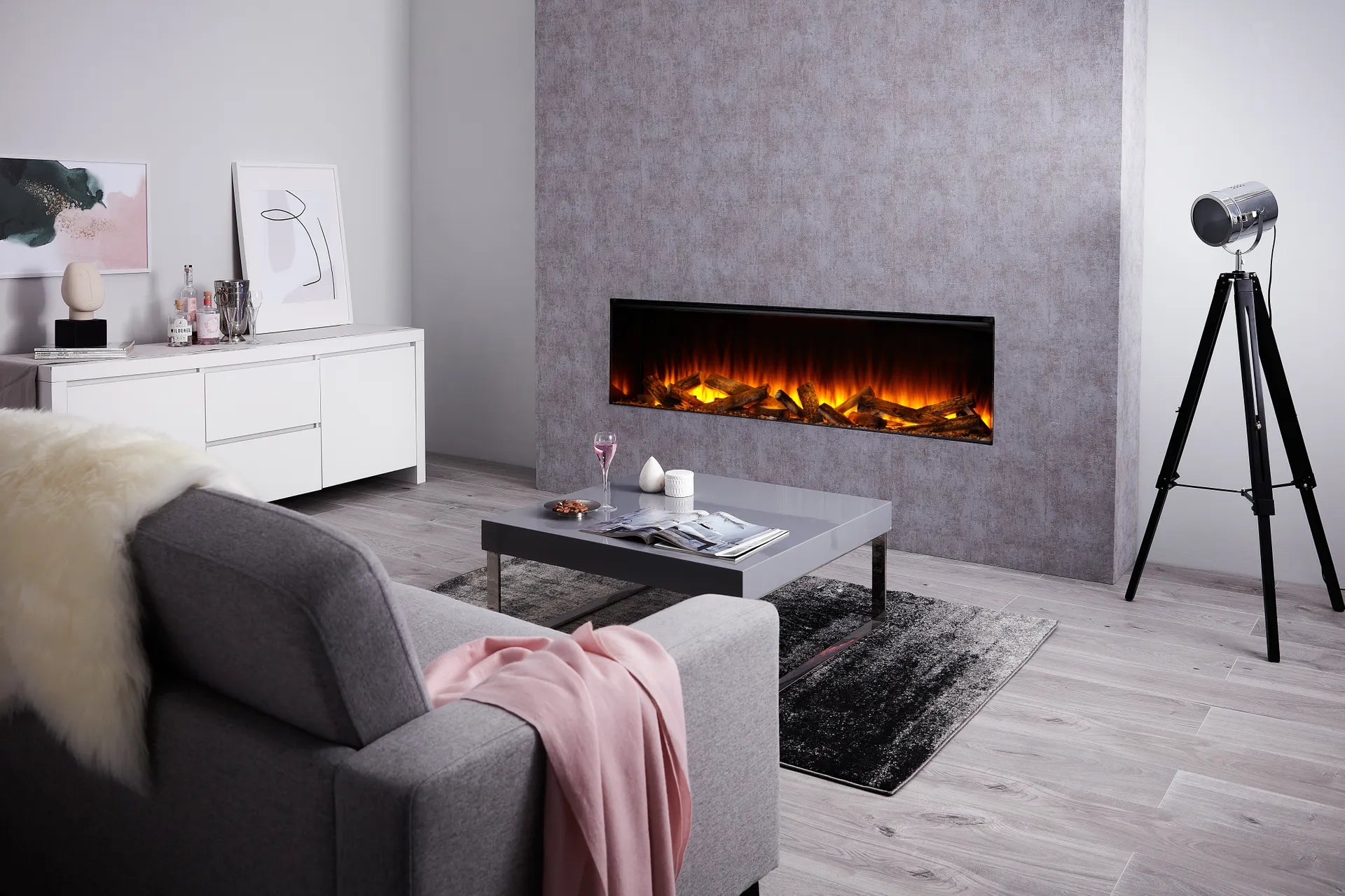 British Fires | New forest Black edition 63 inch electric fireplace - FCBUS0026